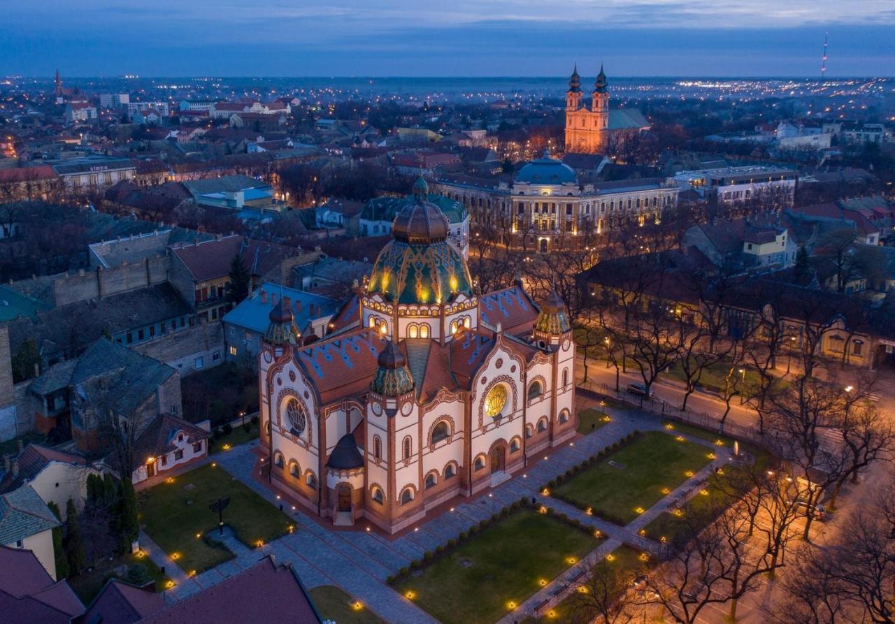 Lena Apartman Subotica Bagian luar foto