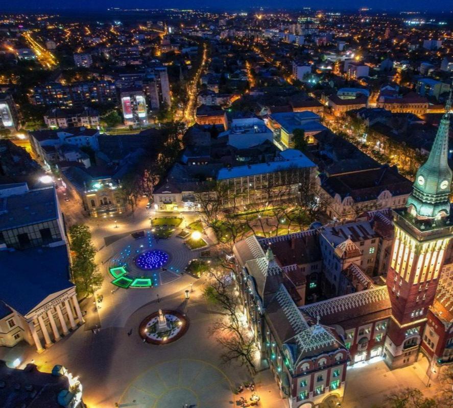 Lena Apartman Subotica Bagian luar foto